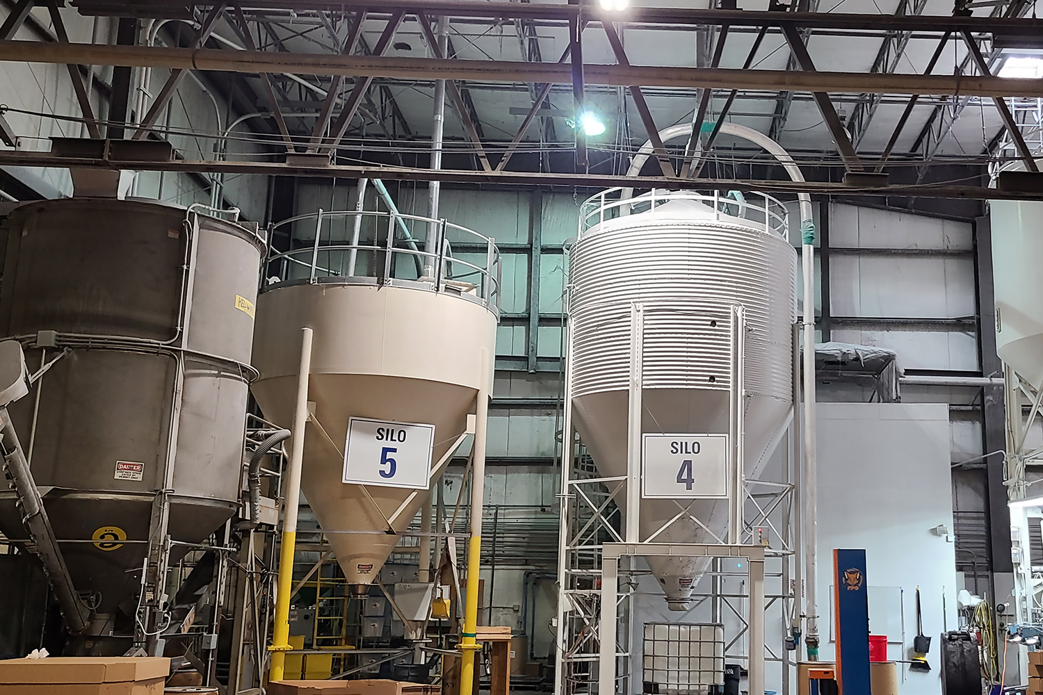 ASW polymer blender and packaging silos