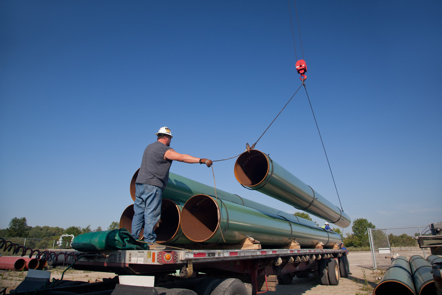 Moving pipe